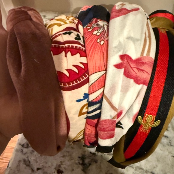 5 headbands sold as a set - Picture 3 of 3